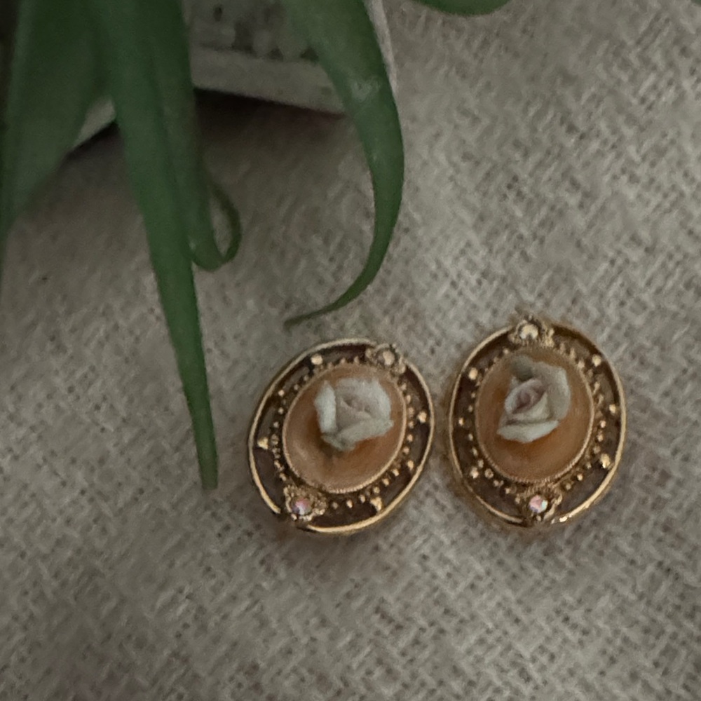Elegant Gold and Cream Rose Earrings